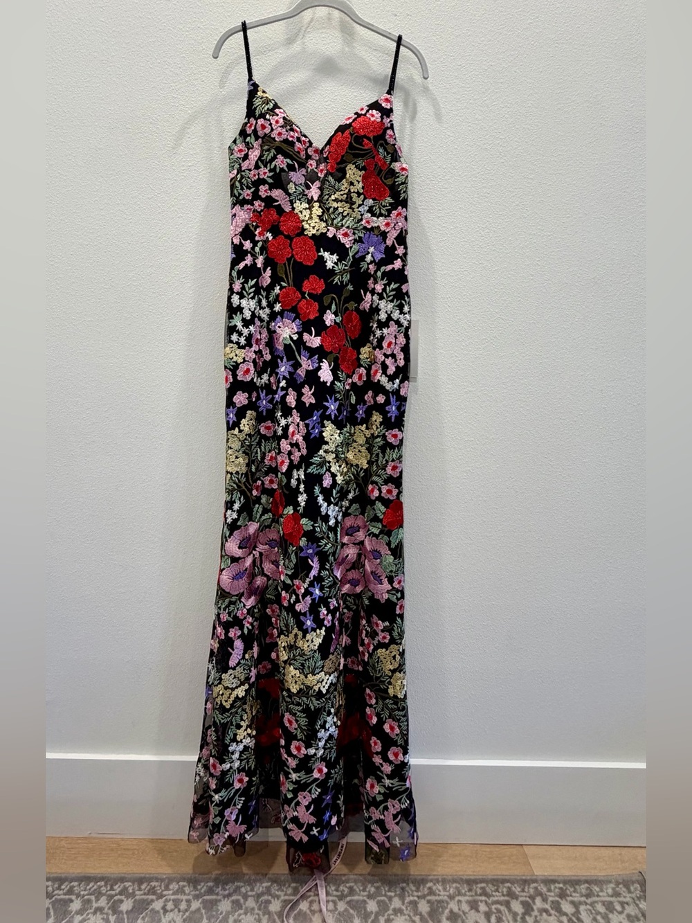 Mac Duggal Black Embroidered Floral Trumpet Gown NWT - non smoking home